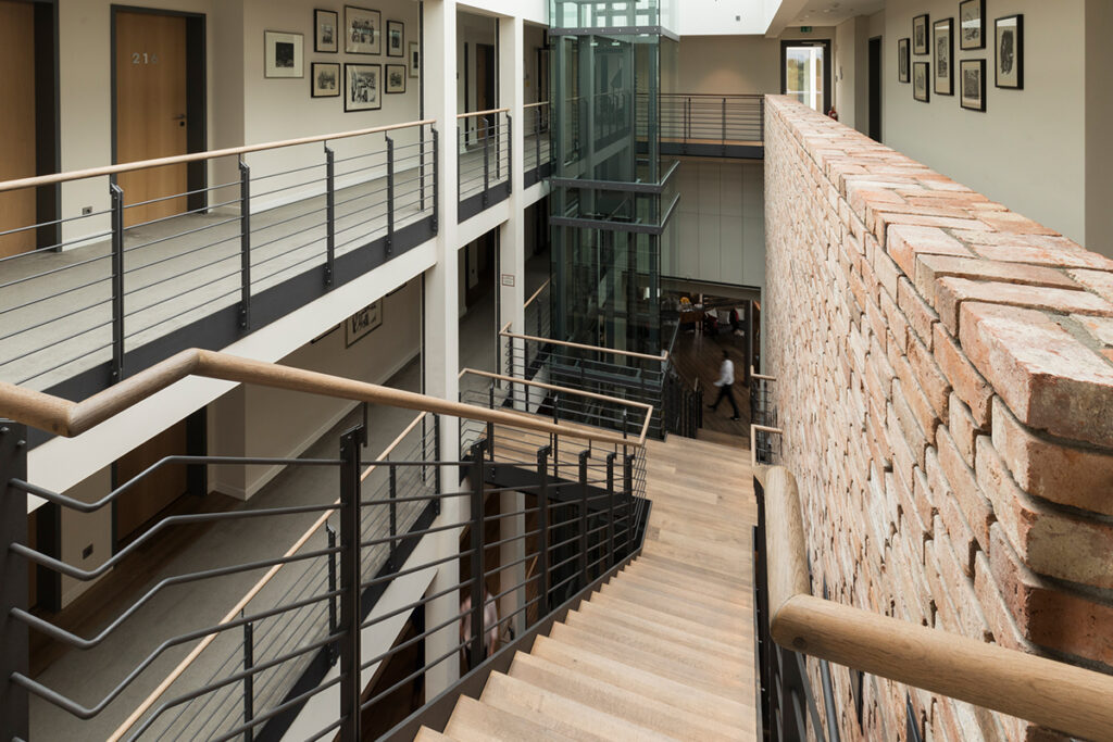 Zollenspieker_Bildergalerie_Treppenaufgang-02_1200x800