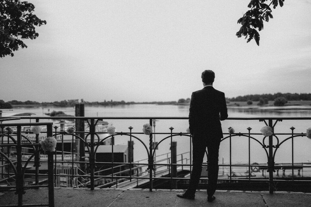 Zollenspieker_Hochzeit_Braeutigam-01_1200x800