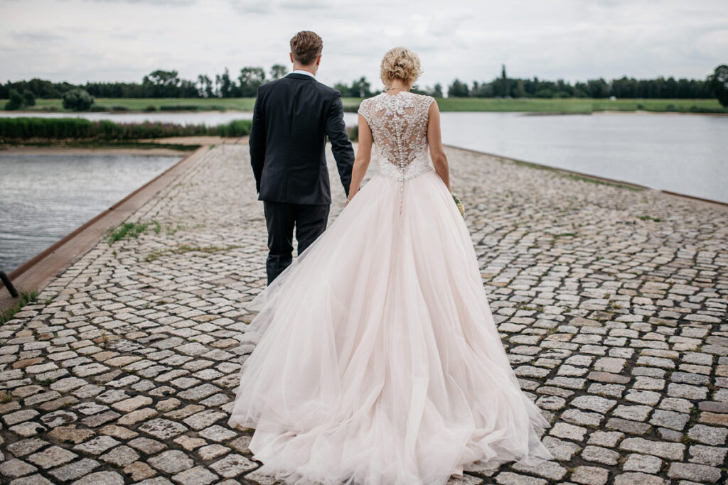 Zollenspieker_Hochzeit_Brautpaar-02_1200x800